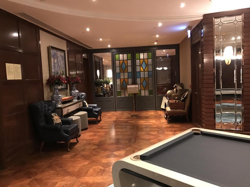 Incredible Chinese Luxury * Hong Kong